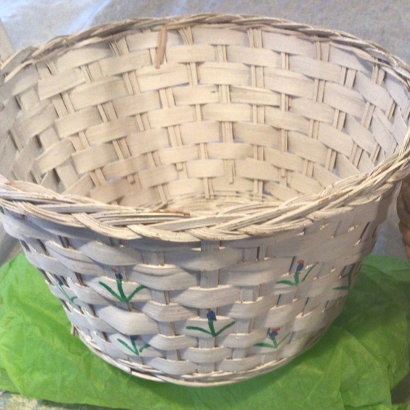 Set of 3 hand- painted Vintage Baskets - Picture 2 of 4